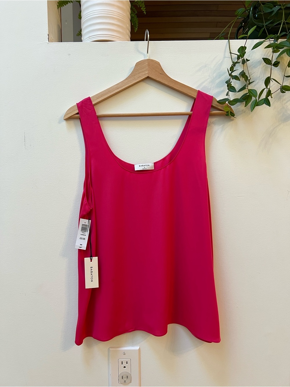 Babaton flowy silk tank